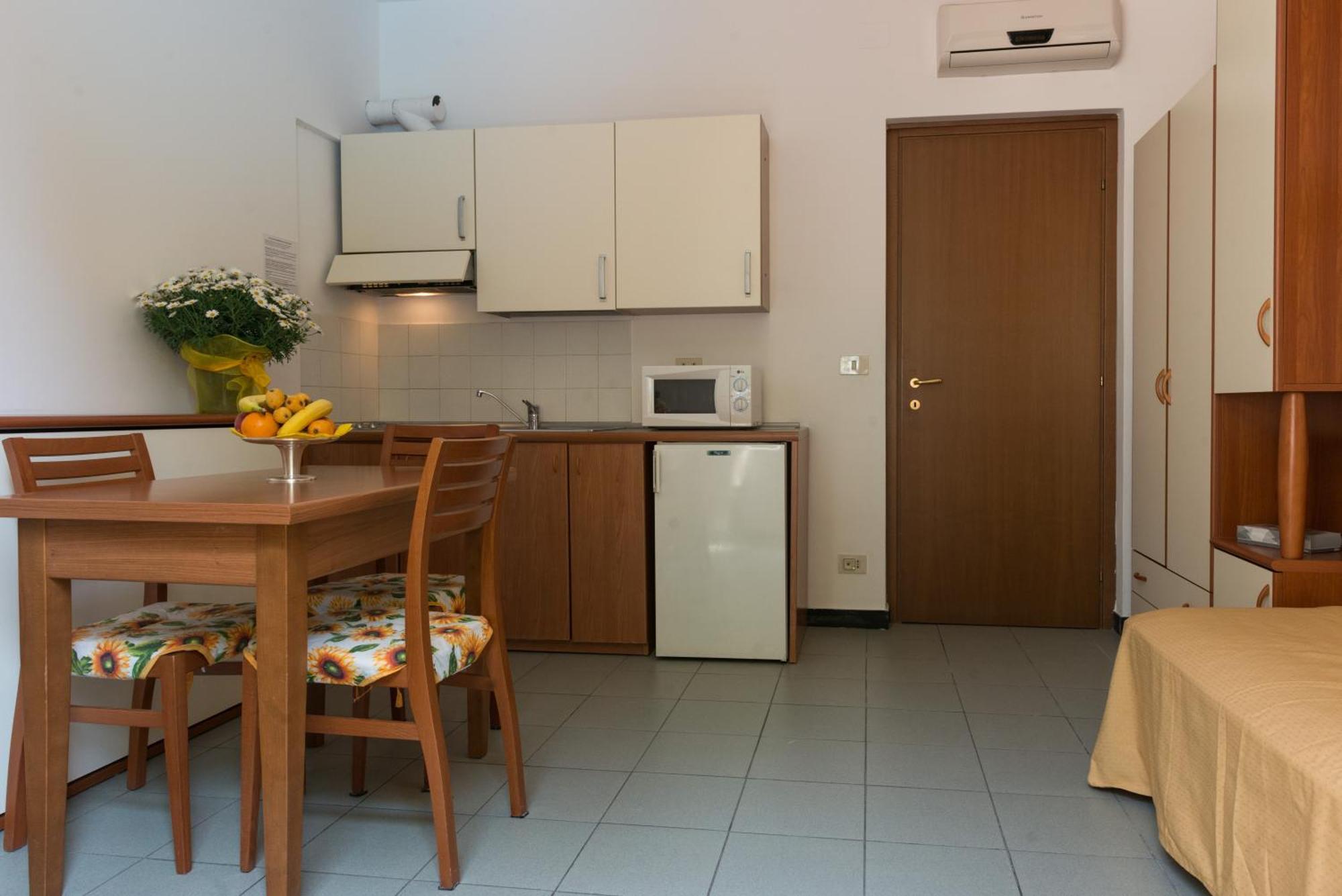 Coccodrillo Hotel & Apartments Varazze Bagian luar foto